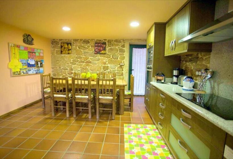 Elegant House In Cuntis With Pool