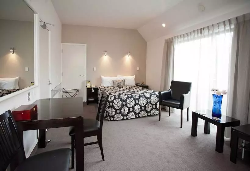 Cable Court Motel