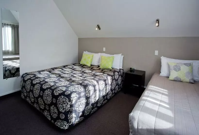 Cable Court Motel
