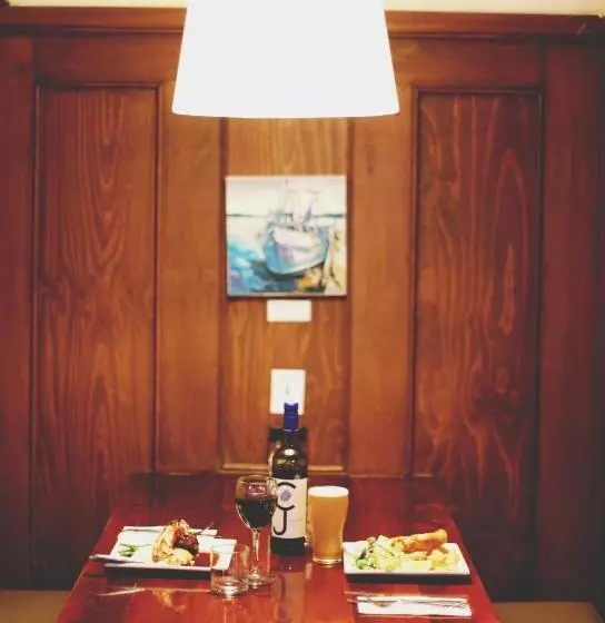 هتل Caledonian Inn