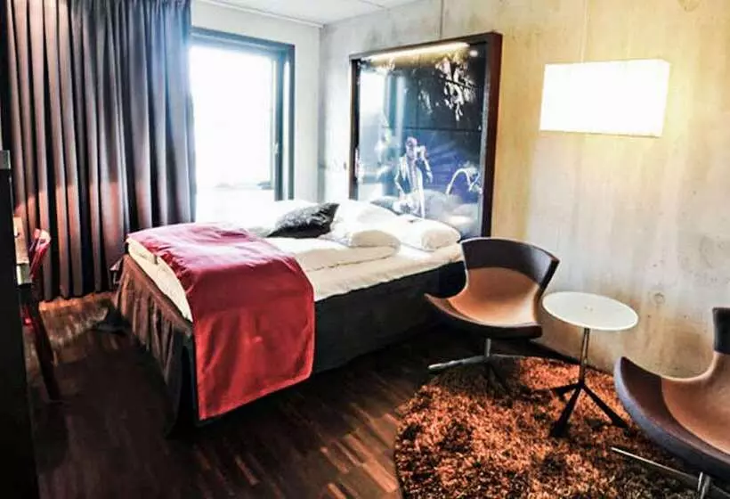 Comfort Hotel Square