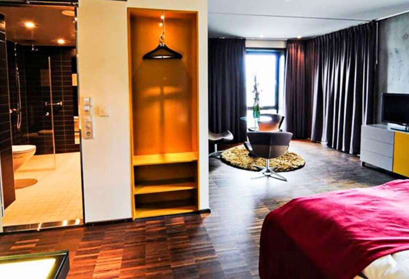 Comfort Hotel Square