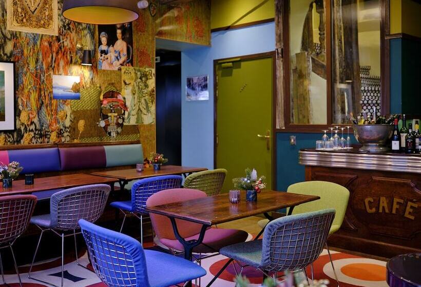 Hôtel Du Petit Moulin, Haute Couture Hotel By Lacroix