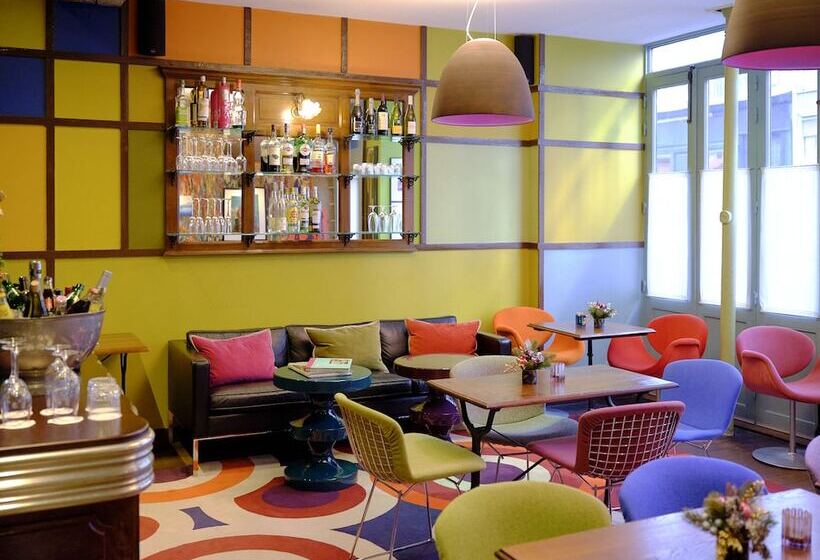 Hôtel Du Petit Moulin, Haute Couture Hotel By Lacroix