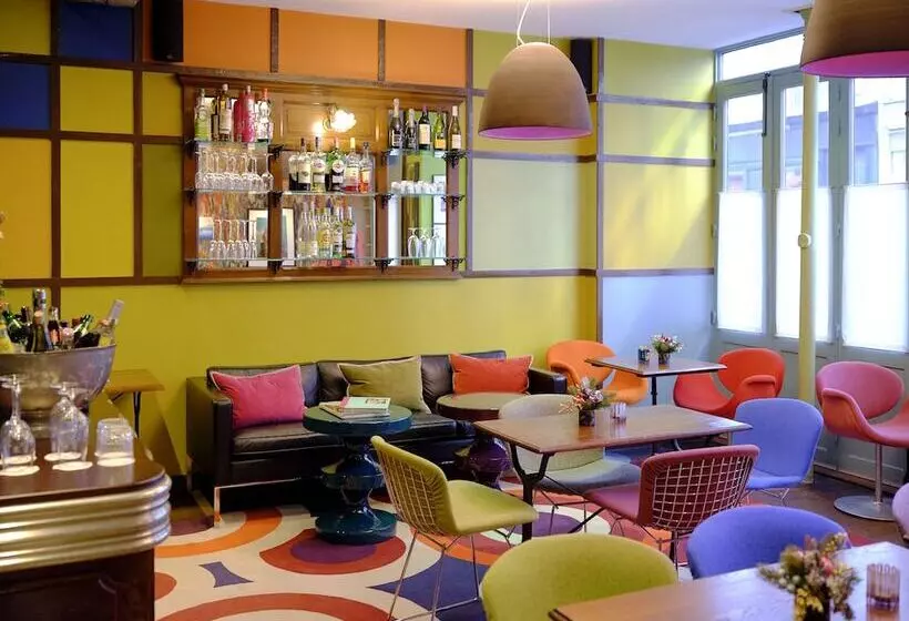 Hôtel Du Petit Moulin, Haute Couture Hotel By Lacroix