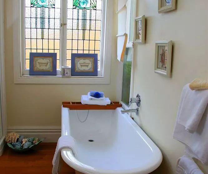 هتل Peace And Plenty Inn