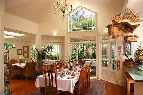 هتل Peace And Plenty Inn