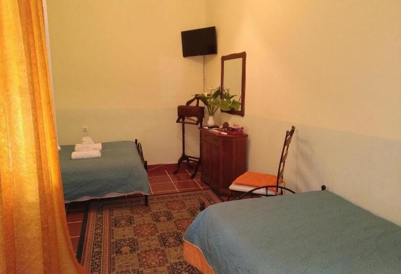 פנסיון Atheaton Traditional Guesthouse