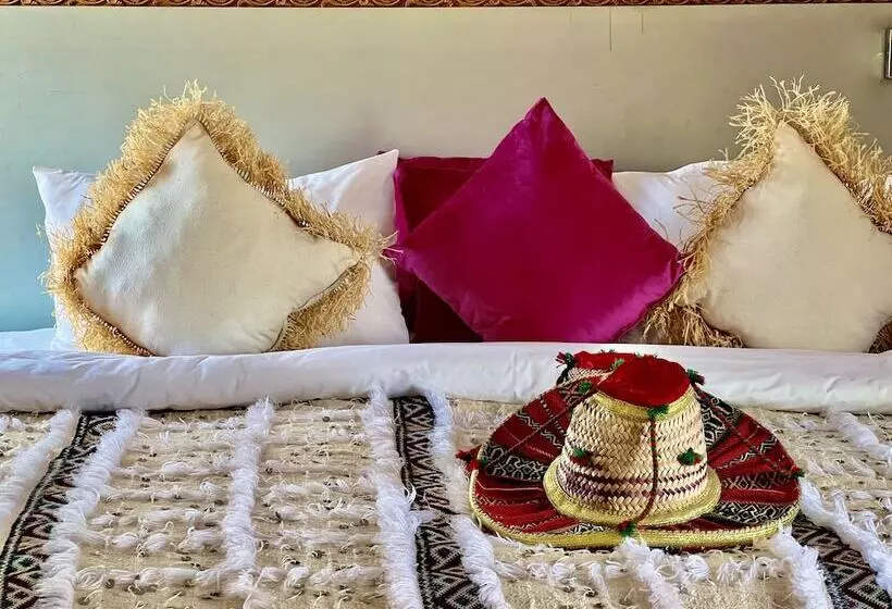 Hotelli Agafay Yes We Camps & Spa