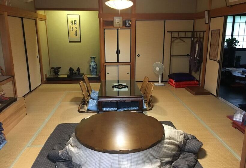 פנסיון Minsyuku Atsuan