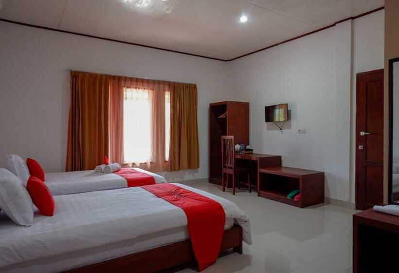 פנסיון Reddoorz @ Tomia Island Wakatobi