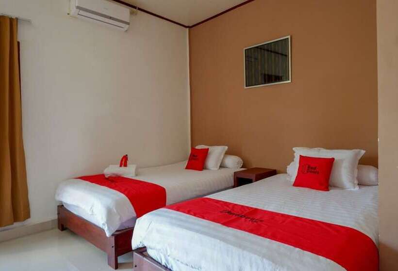 פנסיון Reddoorz @ Tomia Island Wakatobi