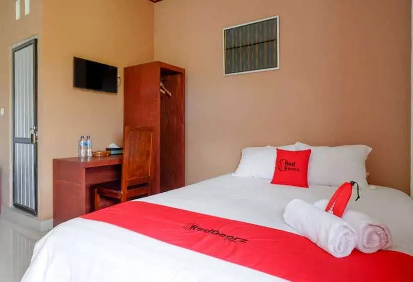 ペンション Reddoorz @ Tomia Island Wakatobi