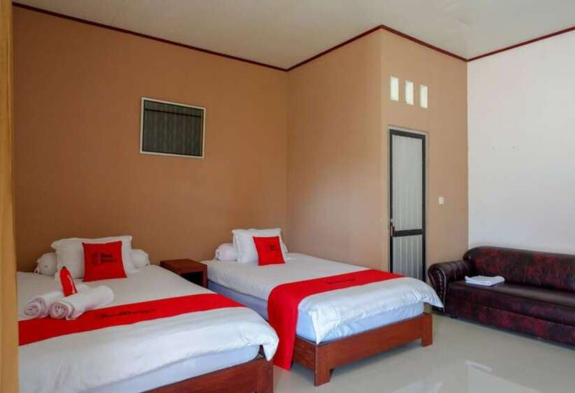 פנסיון Reddoorz @ Tomia Island Wakatobi