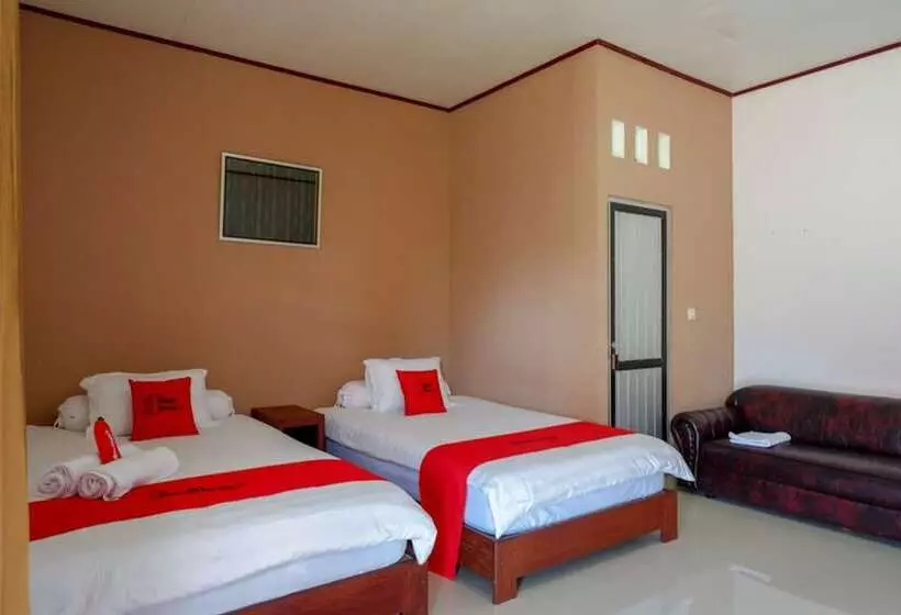 ペンション Reddoorz @ Tomia Island Wakatobi