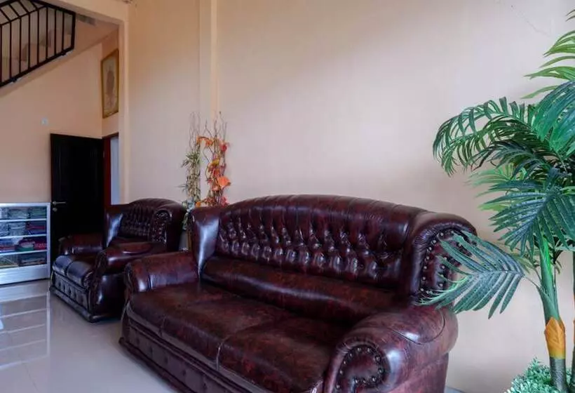 ペンション Reddoorz @ Tomia Island Wakatobi