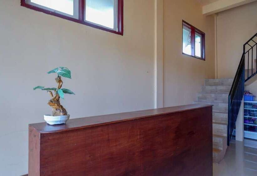 פנסיון Reddoorz @ Tomia Island Wakatobi