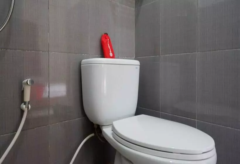 ペンション Reddoorz @ Tomia Island Wakatobi