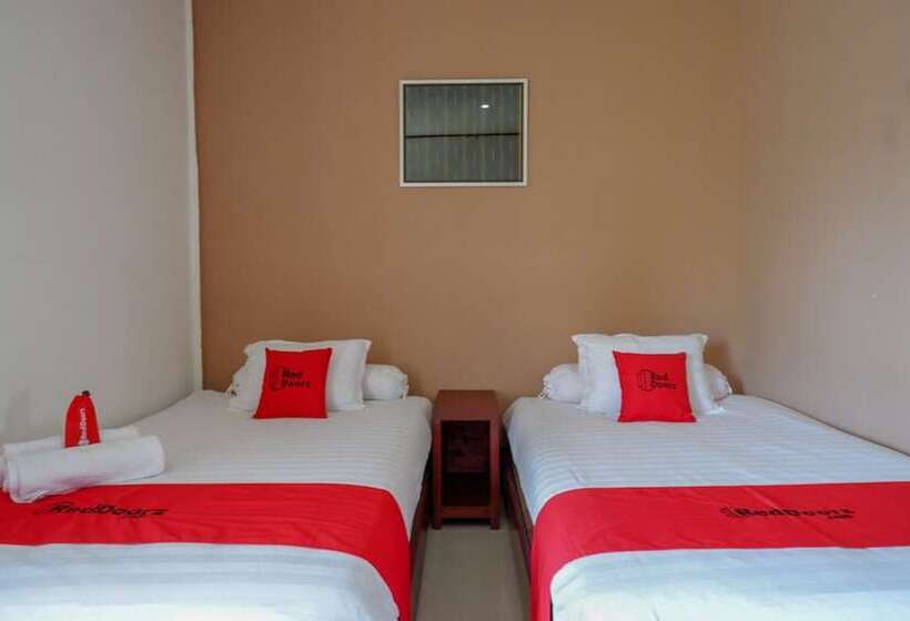 פנסיון Reddoorz @ Tomia Island Wakatobi