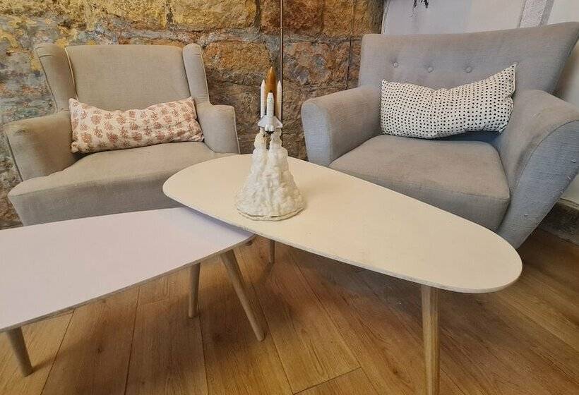 ユースホステル Capsule & Dormitory Space X