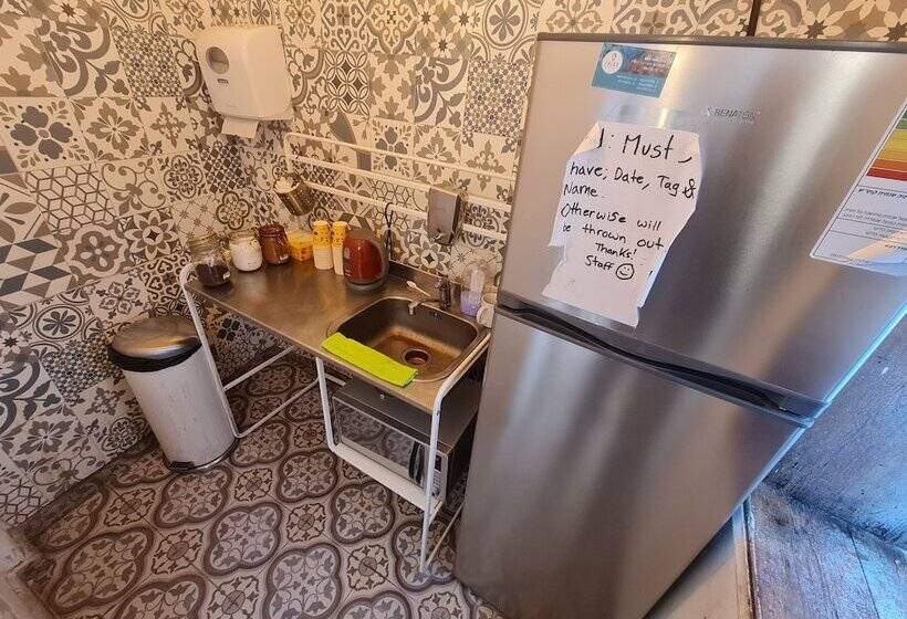 ユースホステル Capsule & Dormitory Space X