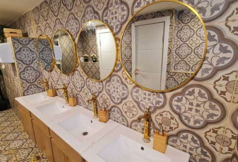 ユースホステル Capsule & Dormitory Space X