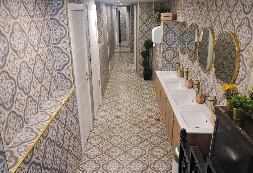 ユースホステル Capsule & Dormitory Space X