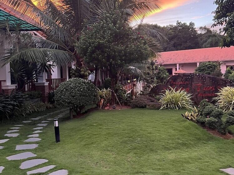 هتل Bungalow Sang Tuoi Mountains