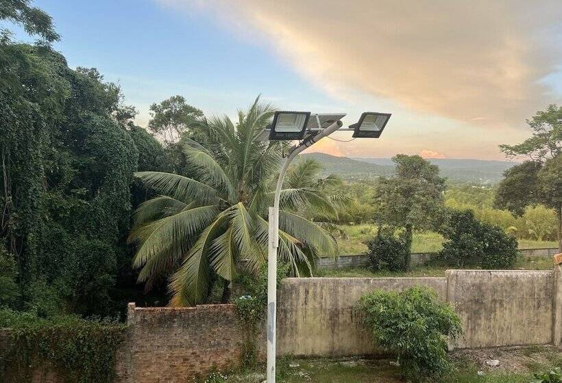 هتل Bungalow Sang Tuoi Mountains