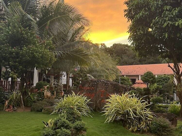 هتل Bungalow Sang Tuoi Mountains