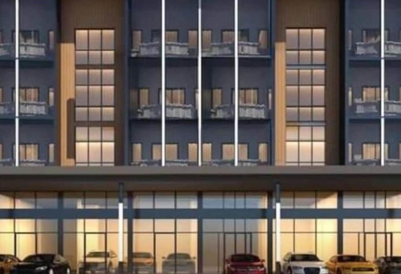 ホテル Dhanakarn5