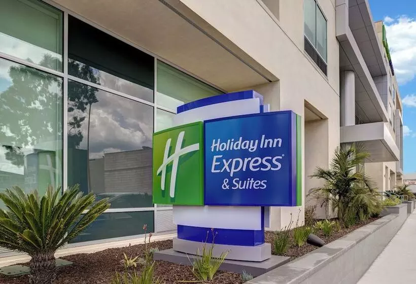 Hotelli Holiday Inn Express & Suites   Glendale Downtown