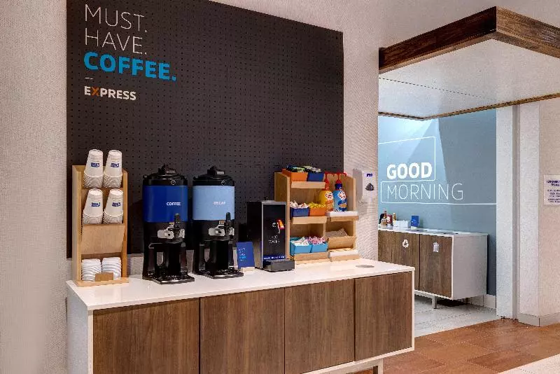 Hotelli Holiday Inn Express & Suites   Glendale Downtown