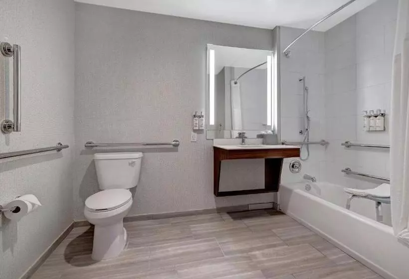 Hotelli Holiday Inn Express & Suites   Glendale Downtown