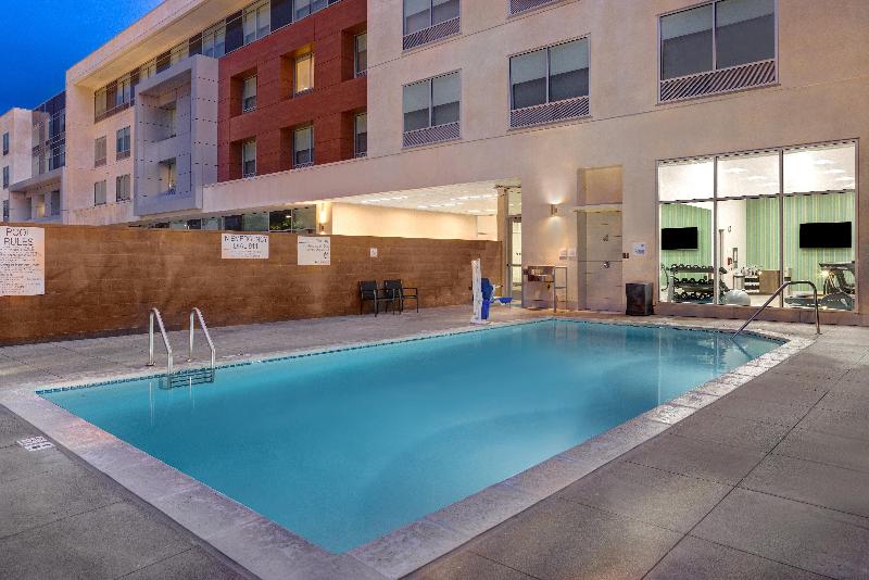 בית מלון כפרי Holiday Inn Express & Suites   Glendale Downtown