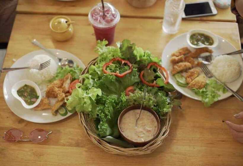 هتل Rewild Camp And Cafe