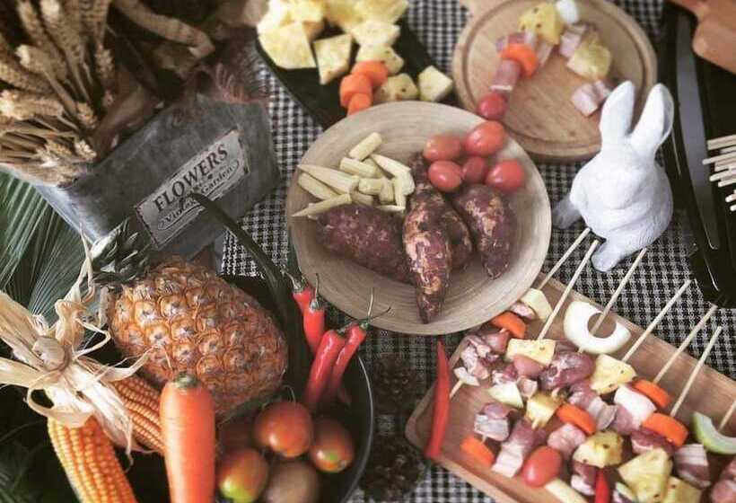 هتل Rewild Camp And Cafe