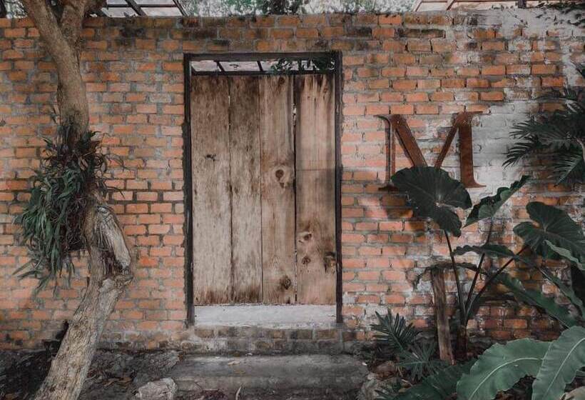 هتل Rewild Camp And Cafe