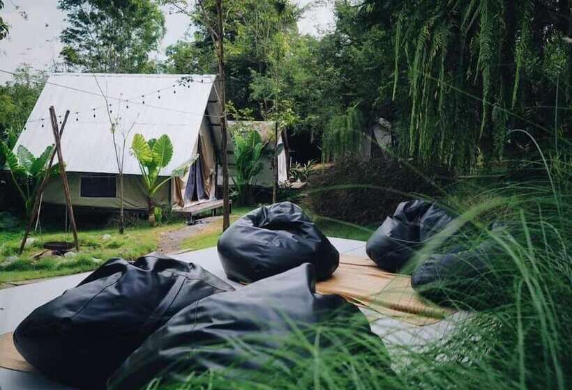 هتل Rewild Camp And Cafe