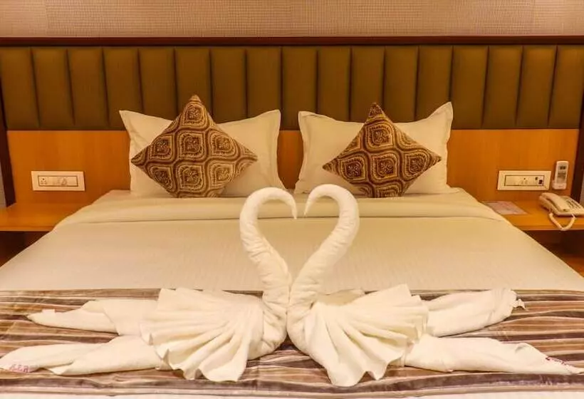 Hotelli Rudra Shelter Business