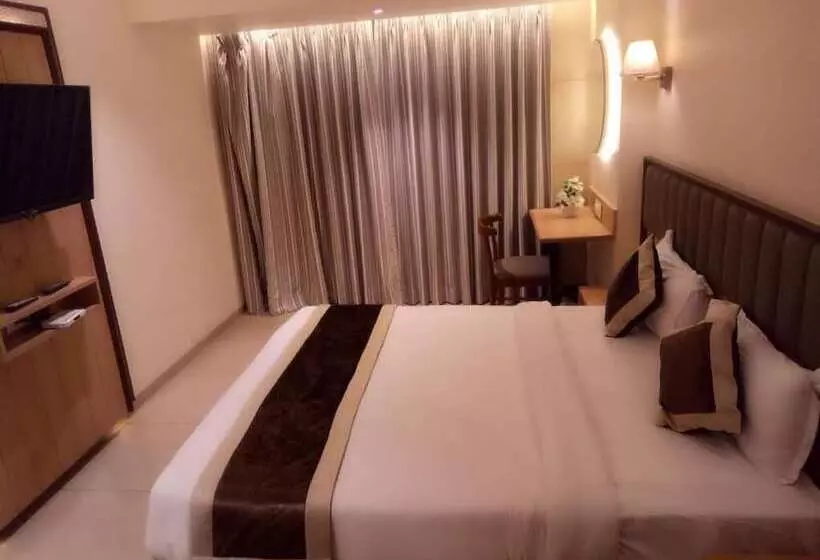 Hotelli Rudra Shelter Business