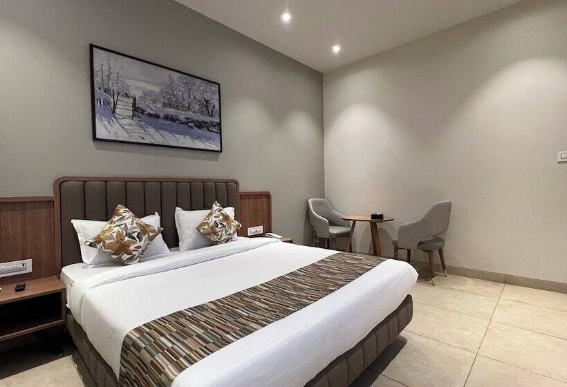 Hotel Rudra Shelter Business