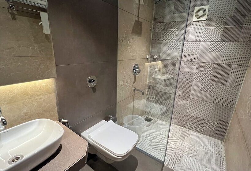 Hotel Rudra Shelter Business