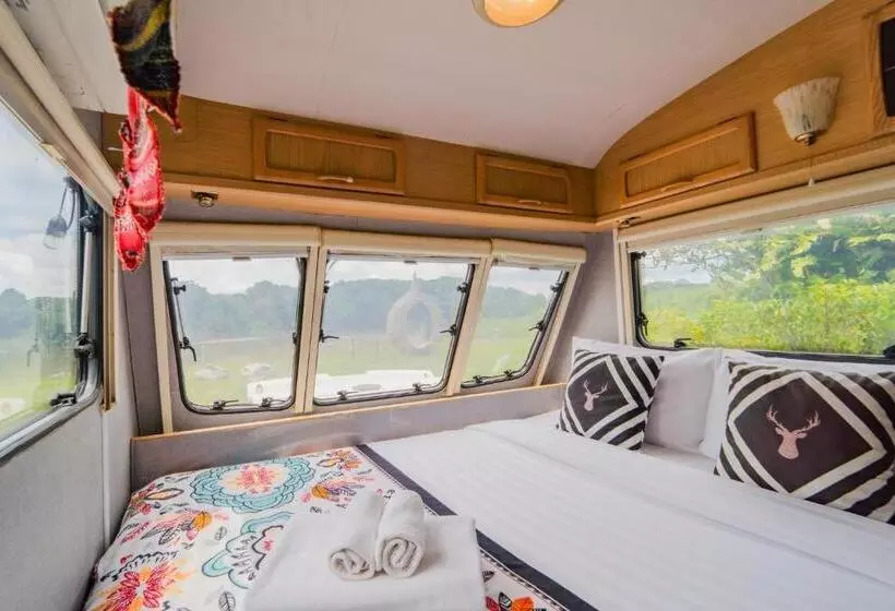 Hotelli The Campster Kanchanaburi