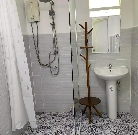 Hotelli The Campster Kanchanaburi