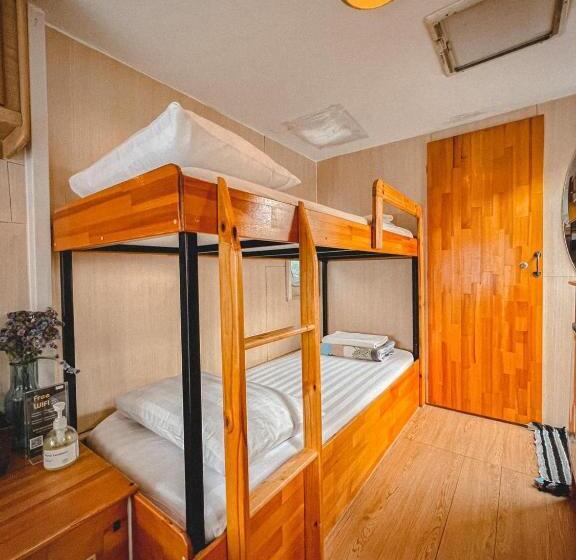 فندق The Campster Kanchanaburi