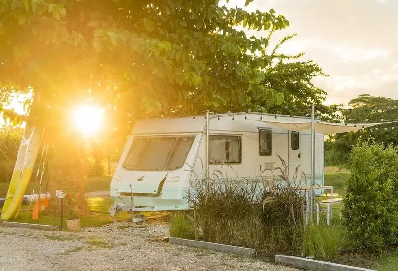 Hotelli The Campster Kanchanaburi