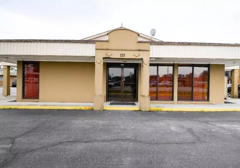 Motelli OYO Hotel Williamston