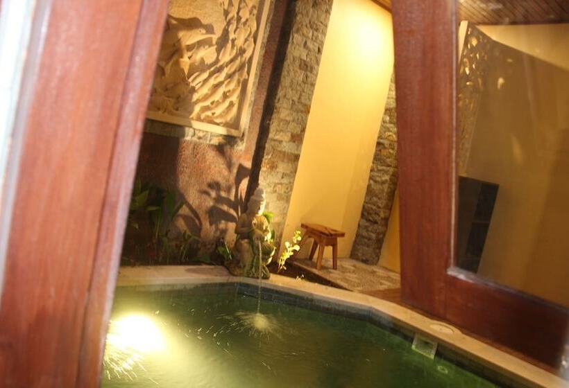 ペンション The Garuda Homestay Sanur