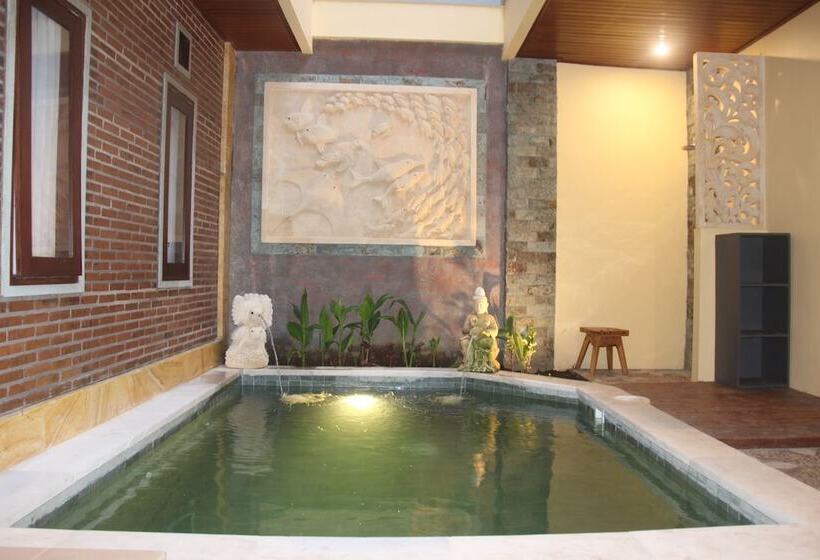 ペンション The Garuda Homestay Sanur